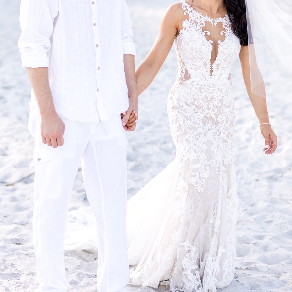 ESSENCE OF AUSTRALIA Wedding Dress